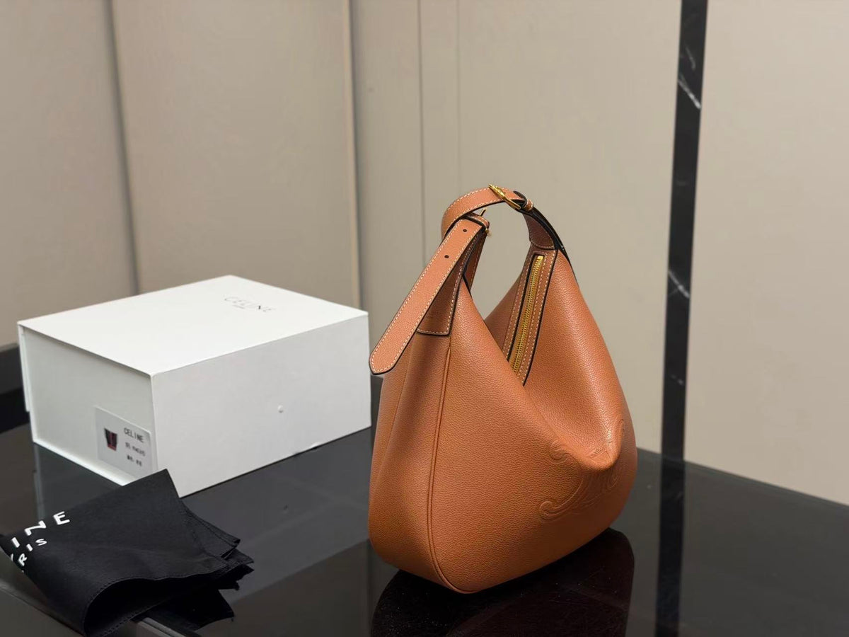 CELINE Hobo Underarm Shoulder Bag in Brown
