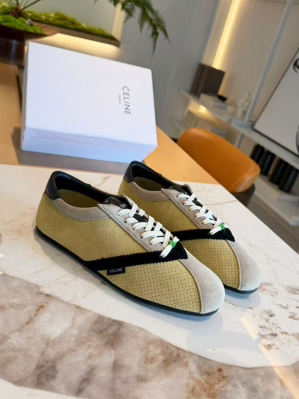 CELINE THE FLAT Men's Sheepskin & Cowhide Hollow Lace-Up Low-Top Shoes | Linen & Black | EU 39-46