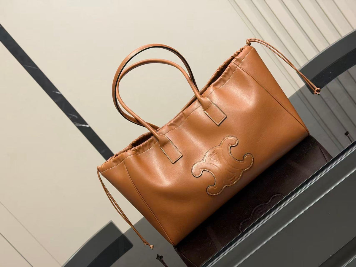 CELINE Tote Bag in Brown