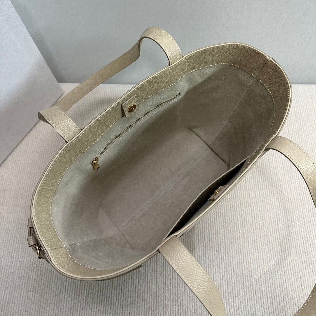 CELINE Small Cabas Anaïs Tote Bag in Apricot