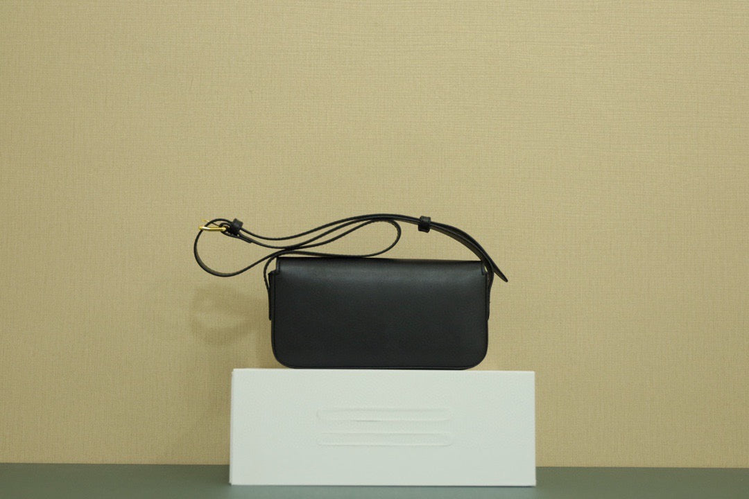 CELINE Triomphe Shoulder Bag — Leather | Black