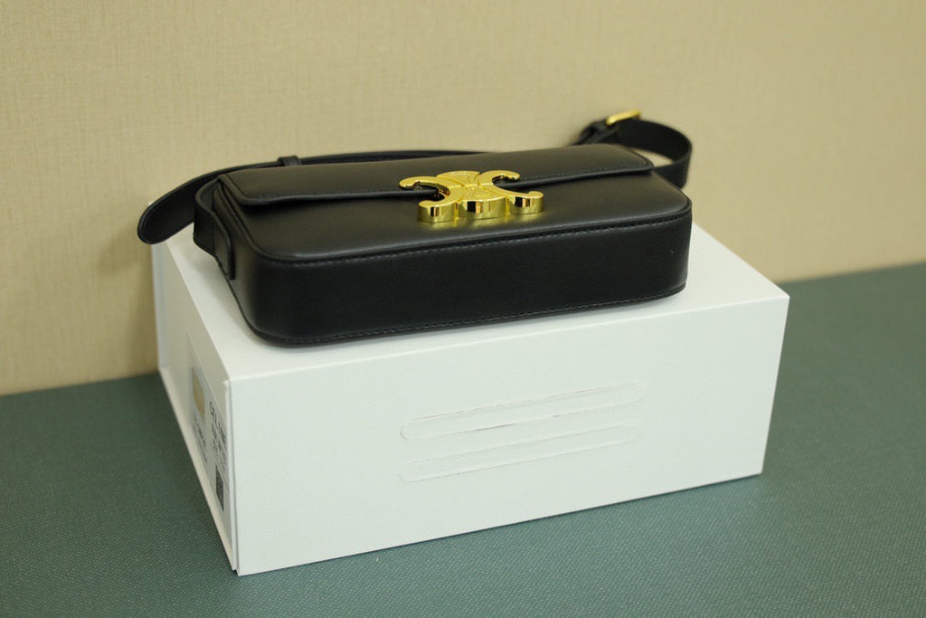 CELINE Triomphe Shoulder Bag — Leather | Black